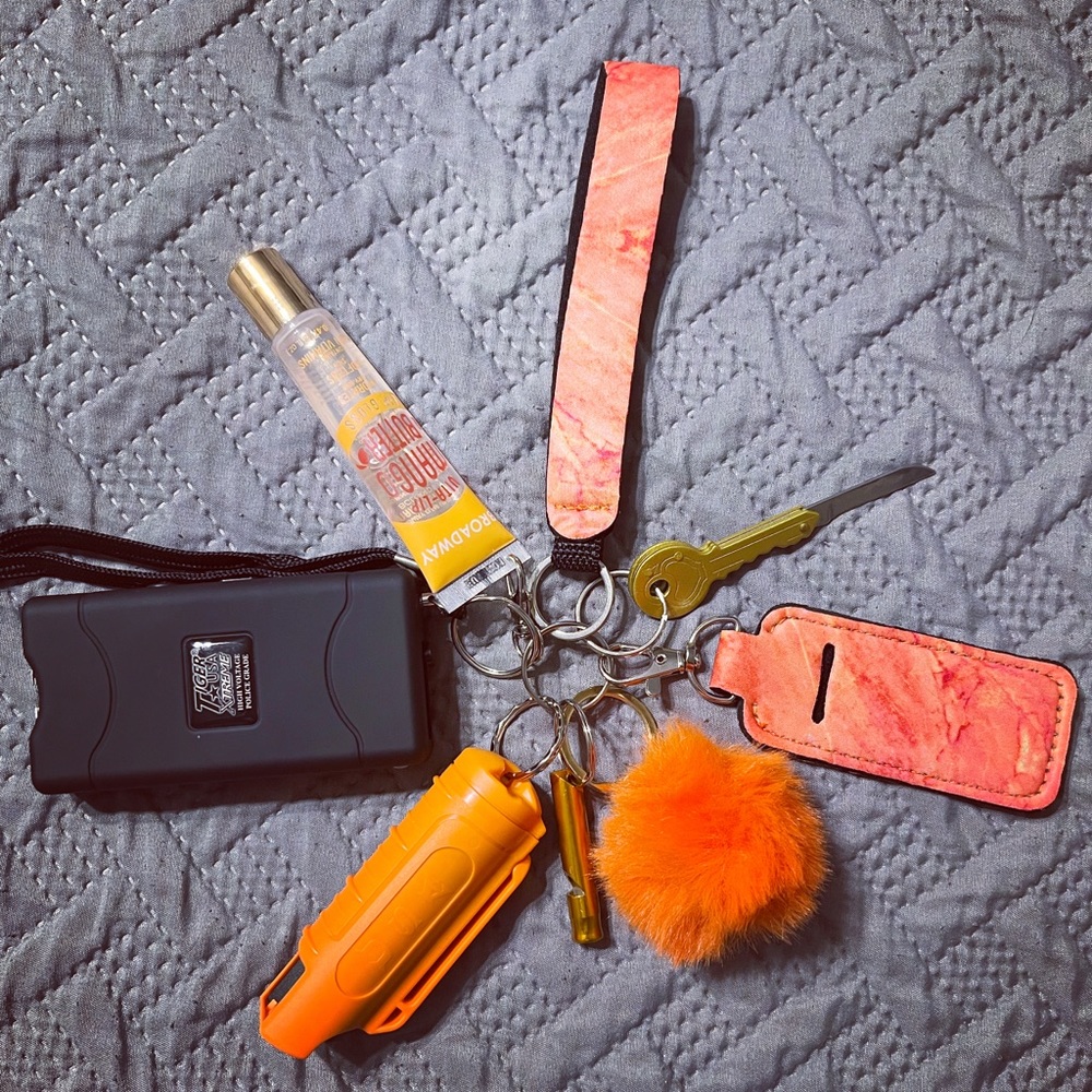 Women’s Essentials Wristlet - Orange Swirl